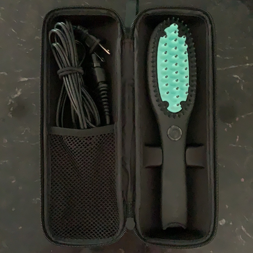 Heated Straightening Brush
